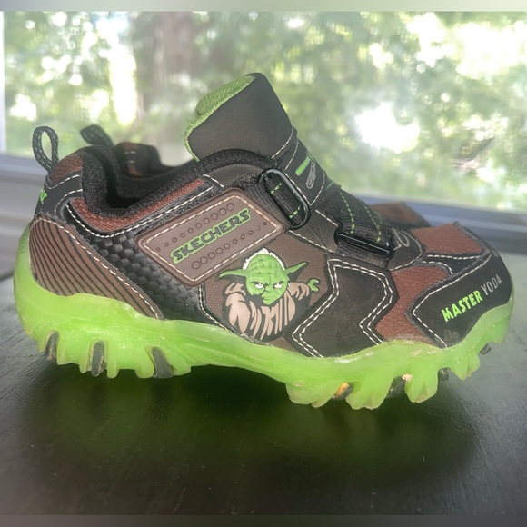 Skechers Other - Skechers Star Wars Yoda Light up Toddler Shoes